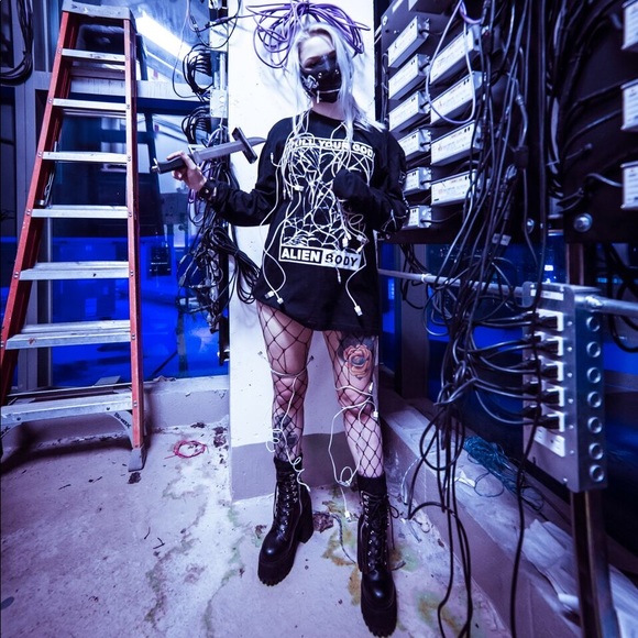 Meet your Posher, Megan - Picture 5 of 8